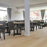 ホルフジヒト ホテル 3*